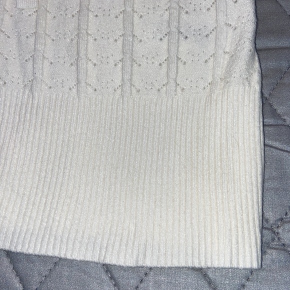 Liquid by Sioni Off White Sweater W/Lace Sleeves and Tie Neckline. Size Large - Picture 7 of 9